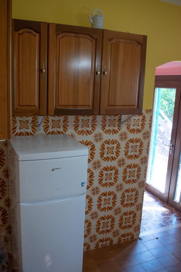 Casa Vacanze "Villa Severina" Iun R6166 R6692 Carbonia Dış mekan fotoğraf