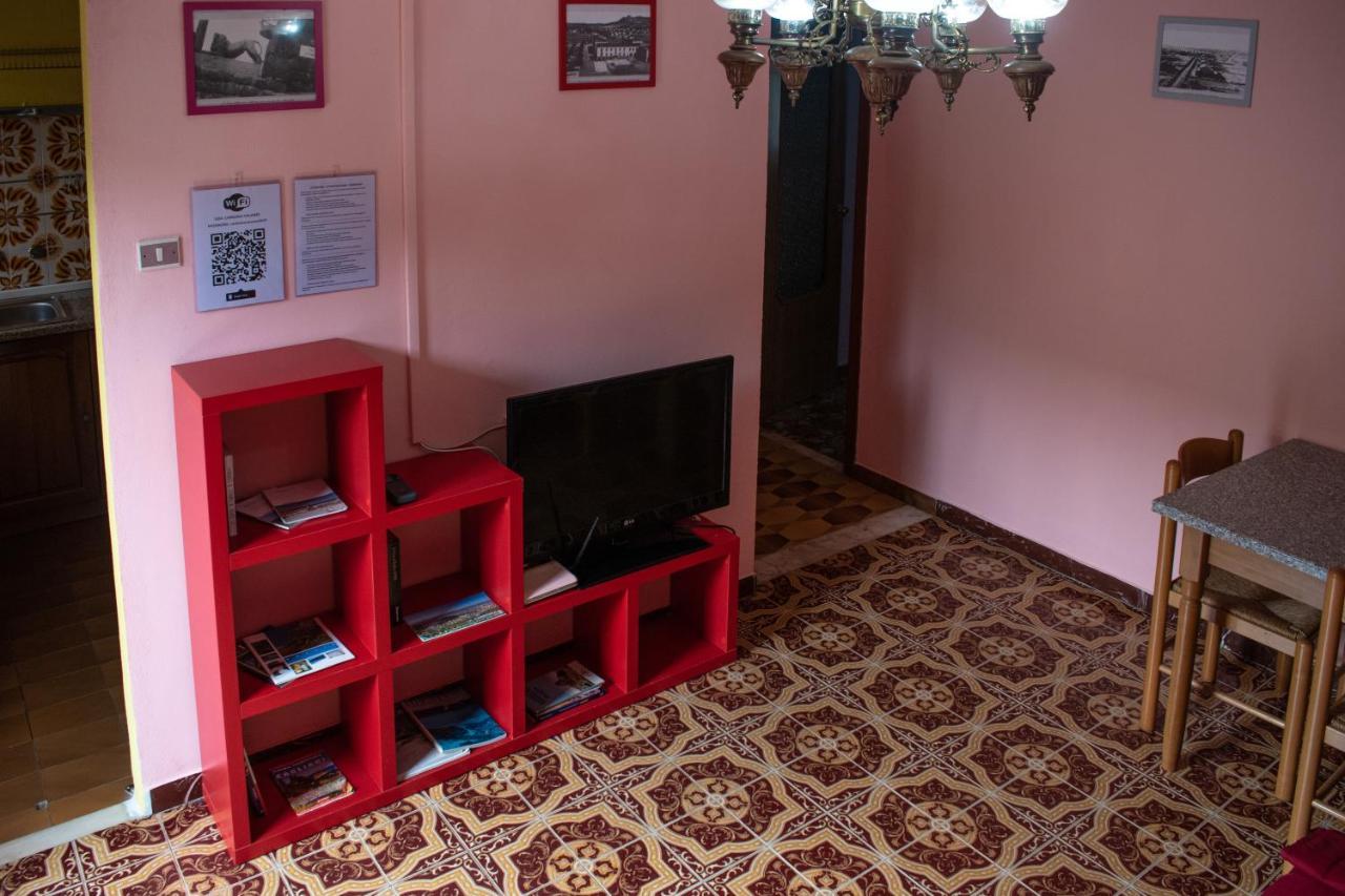 Casa Vacanze "Villa Severina" Iun R6166 R6692 Carbonia Dış mekan fotoğraf
