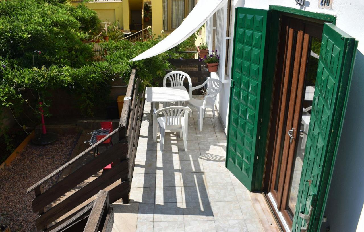 Casa Vacanze "Villa Severina" Iun R6166 R6692 Carbonia Dış mekan fotoğraf