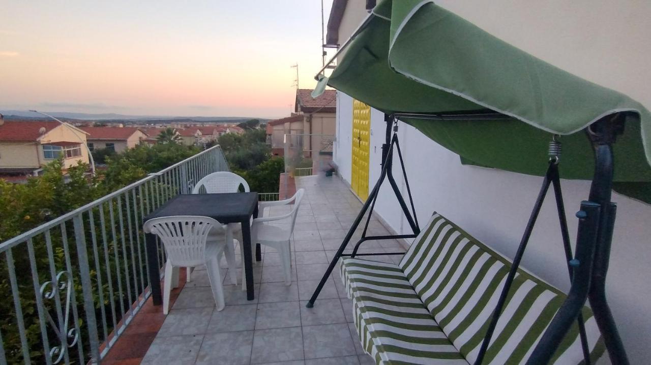 Casa Vacanze "Villa Severina" Iun R6166 R6692 Carbonia Dış mekan fotoğraf